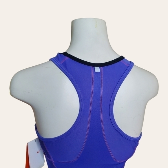 NIKE Dri-Fit Size Medium Tank - Picture 6 of 10